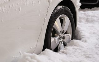 Comment préparer son véhicule à une conduite sur la neige