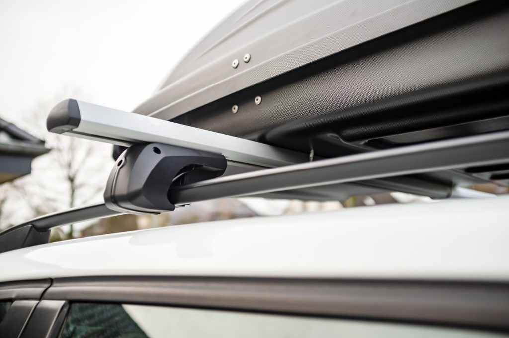 Comment installer des barres de toit sur sa voiture ?
